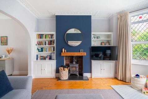 2G2AKE - Living Room A.jpg