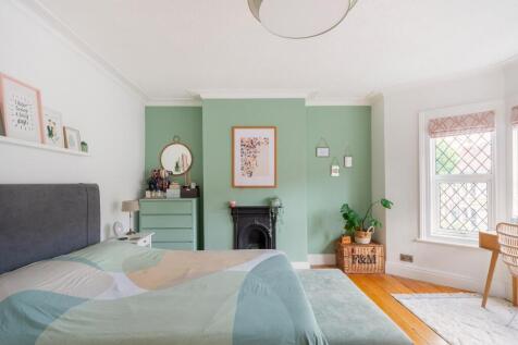 2G2AKE - Bedroom C.jpg