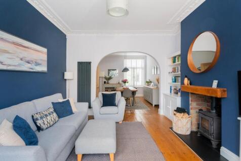 2G2AKE - Living Room B.jpg