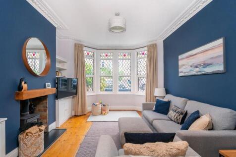 2G2AKE - Living Room D.jpg