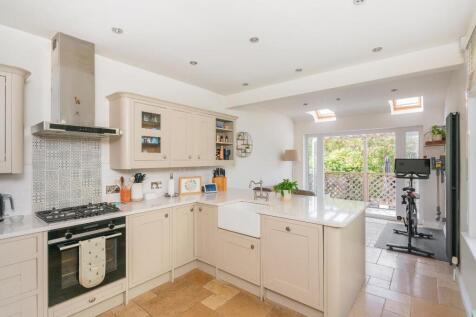 2G2AKE - Kitchen C.jpg
