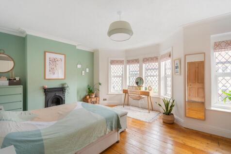 2G2AKE - Bedroom D.jpg