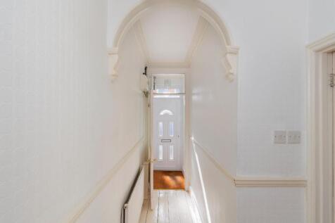 6S1CTN- Hallway B.jpg
