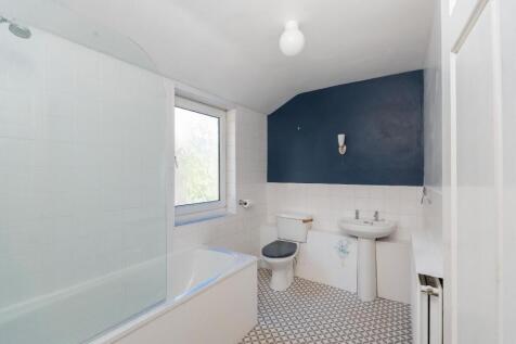6S1CTN- Bathroom B.jpg
