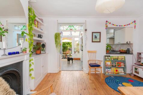2N5BFS - Dining Room E.jpg