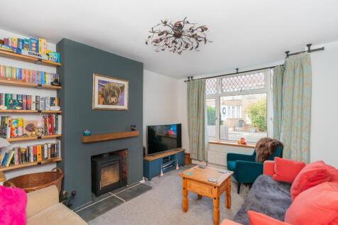 7K6AHD - Living Room B.jpg