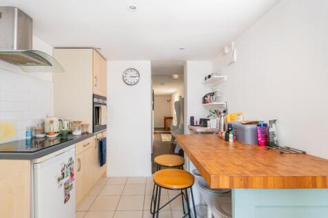 7K6AHD - Basement Kitchen B.jpg