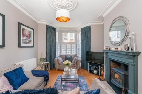 6I5RSE - Living Room C.jpg