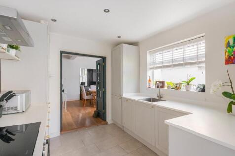 6I5RSE - Kitchen A.jpg