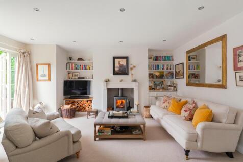 G3F5WRCM - Living Room F.jpg