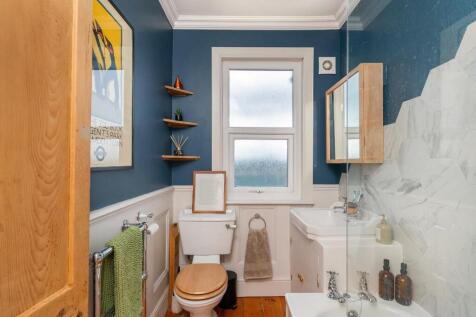 2B5R2BAV - Bathroom C.jpg