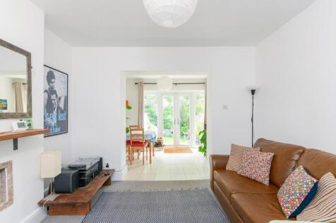 2F9SBTN - Living Room C.jpg