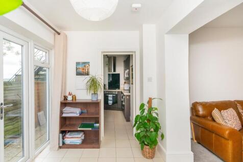 2F9SBTN - Dining Room C.jpg