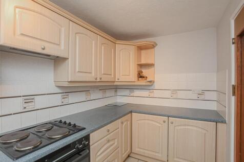 Kitchen 2.jpg