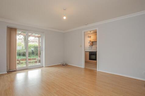 Living Room 2.jpg