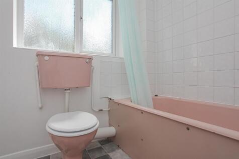 Bathroom.jpg