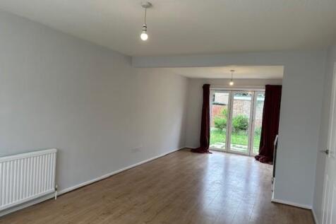 50 Mill Road Dinning area.jpg