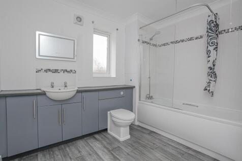 Main Bathroom.jpg