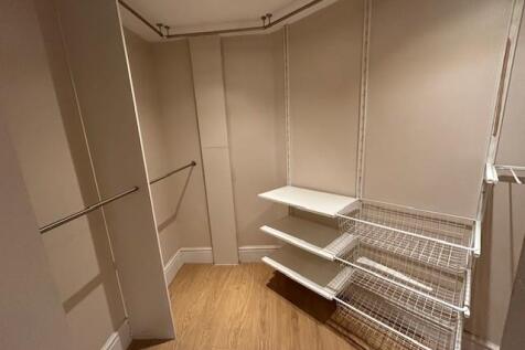 Bedroom 1 Walk in wardrobe.jpg