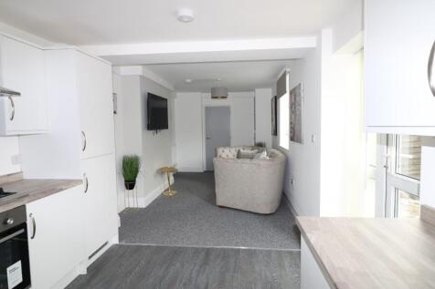 kitchen/front room