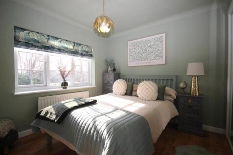 BEDROOM 2