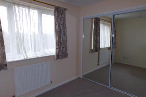 Bedroom 2 (2)