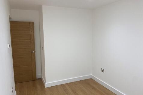Bedroom 1 (2)