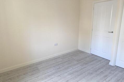 Bedroom 1 (3)