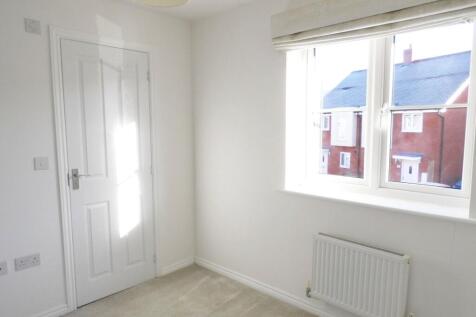 Bedroom 1 (2)