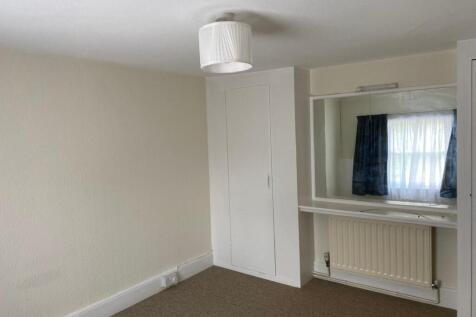 Bedroom 1 (2)