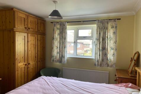Bedroom 1 (2)