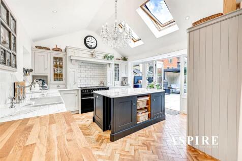 Aspire Estate Agents1011.jpg