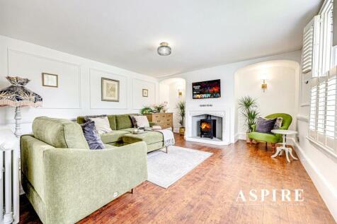 Aspire Estate Agents1005.jpg