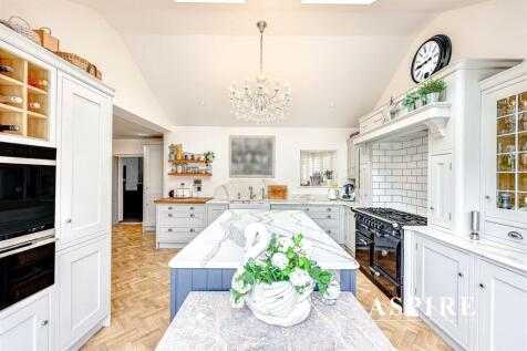 Aspire Estate Agents1013.jpg