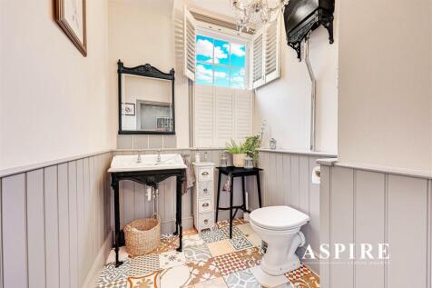 Aspire Estate Agents1015.jpg