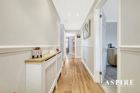 Ground Floor W/c