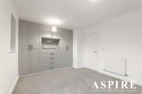 281 FAIRFAX DRIVE-13-12-24-18.jpg