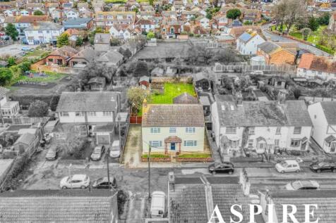 14 ST JOHNS CLOSE- 21-12-24-37.jpg