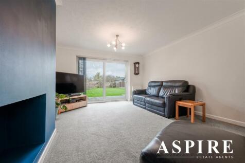 14 ST JOHNS CLOSE- 21-12-24-13.jpg