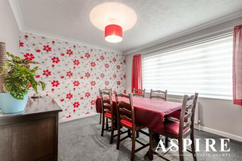 14 ST JOHNS CLOSE- 21-12-24-2.jpg