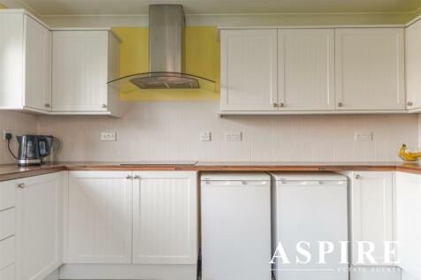 14 ST JOHNS CLOSE- 21-12-24-11.jpg