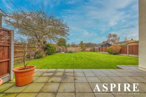 14 ST JOHNS CLOSE- 21-12-24-33.jpg
