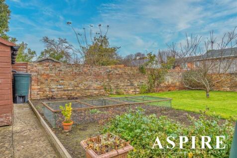 14 ST JOHNS CLOSE- 21-12-24-32.jpg