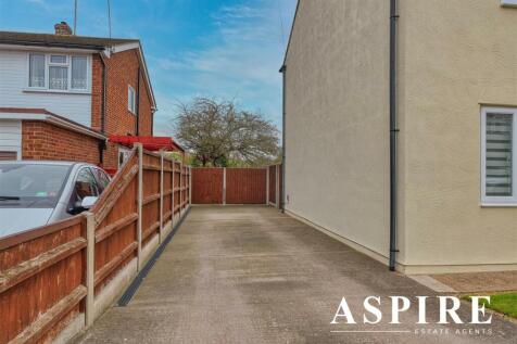 14 ST JOHNS CLOSE- 21-12-24-35.jpg