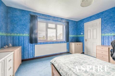 14 ST JOHNS CLOSE- 21-12-24-27.jpg