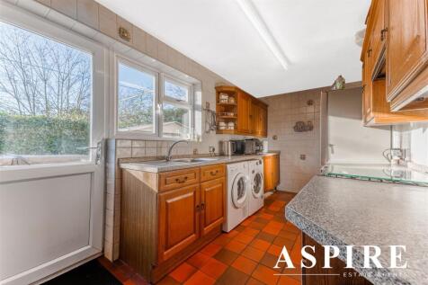 33 HAINAULT AVENUE-06-01-24-9dp.jpg