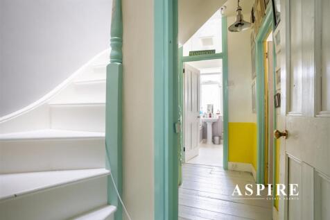 Aspire Estate Agents1.jpg