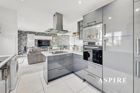 Aspire Estate Agents24.jpg