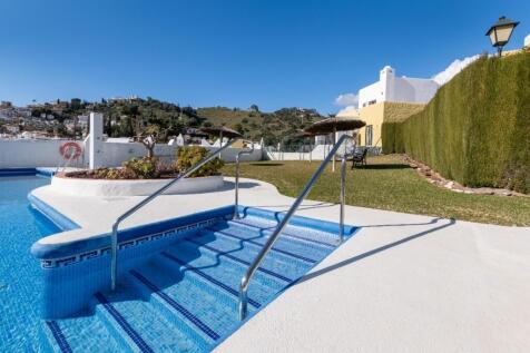 Communal pool