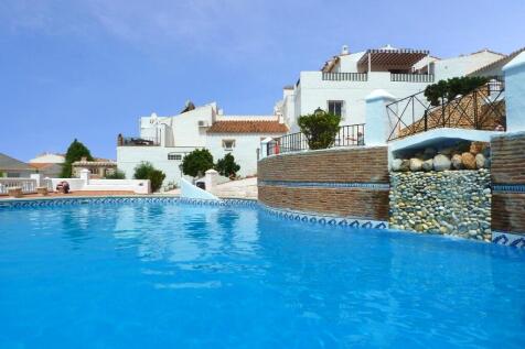 Communal pool